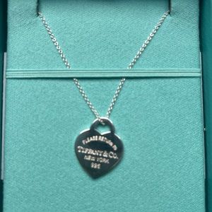 Sliver heart pendent